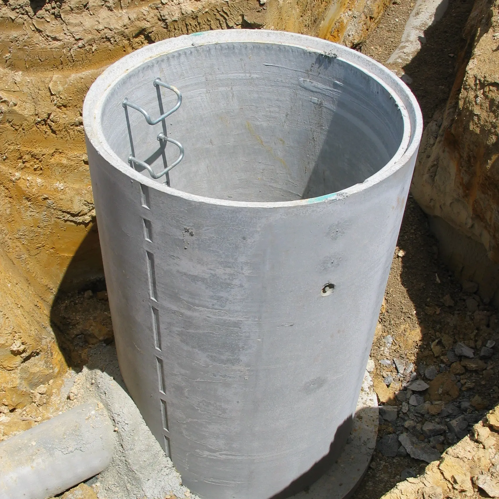 thumbnail Manhole base insitu