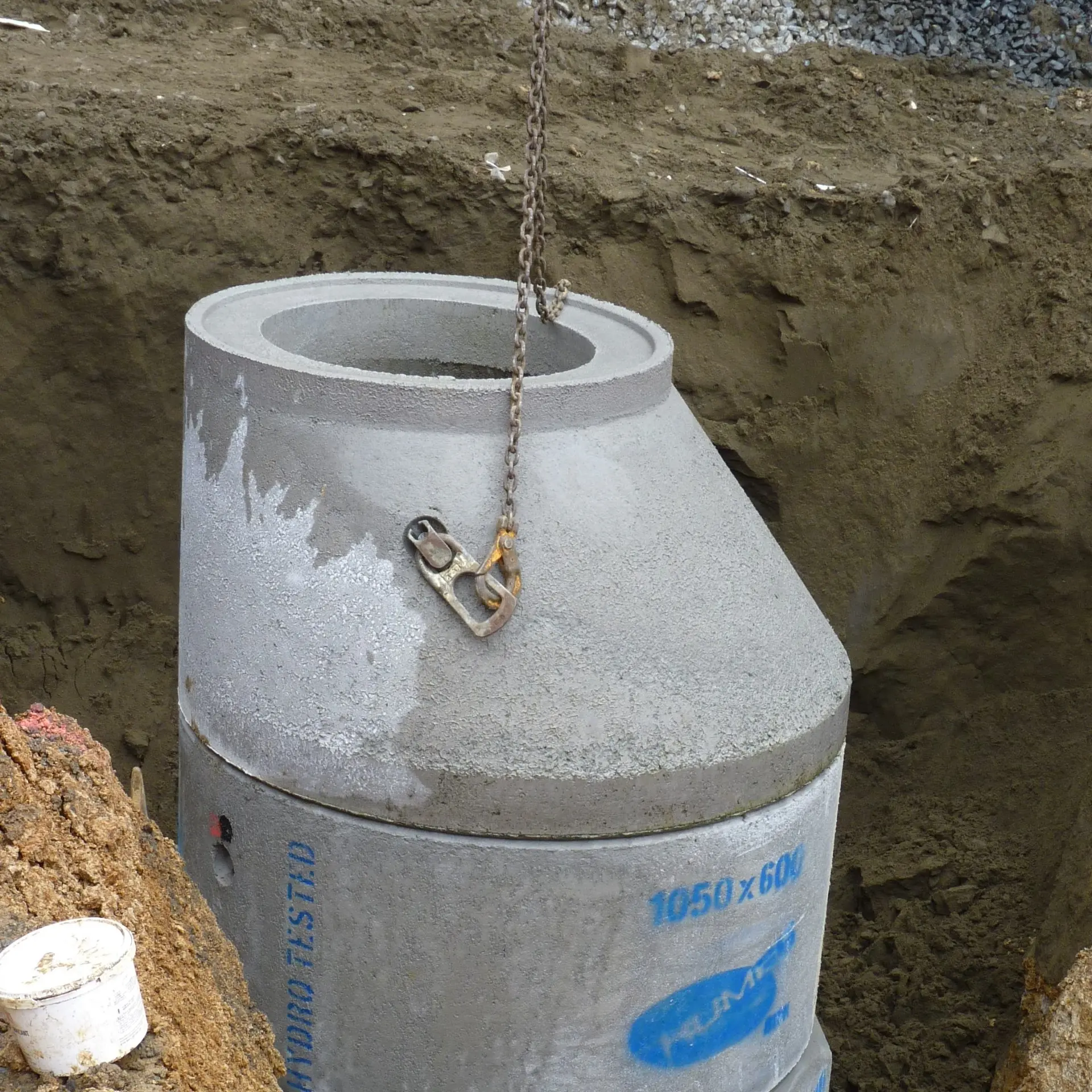 thumbnail Manhole in place