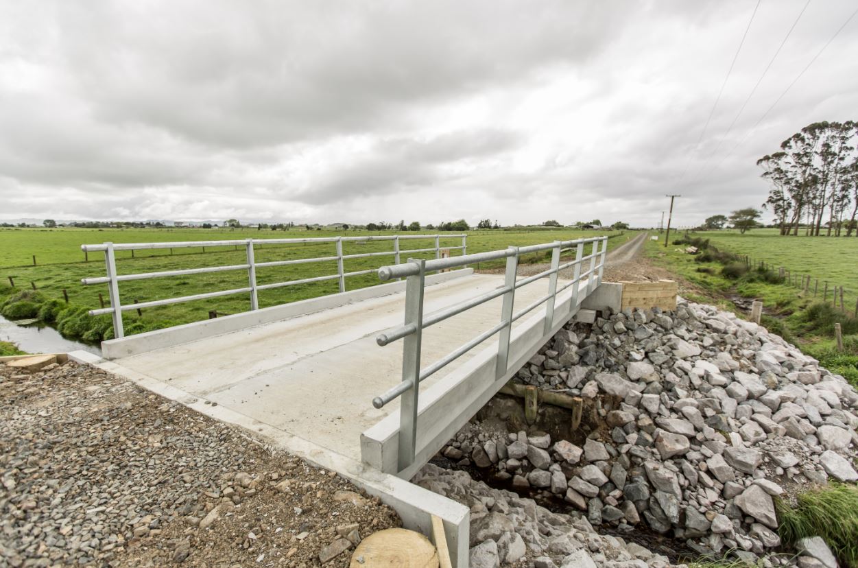 Humes double T rural bridge on farm