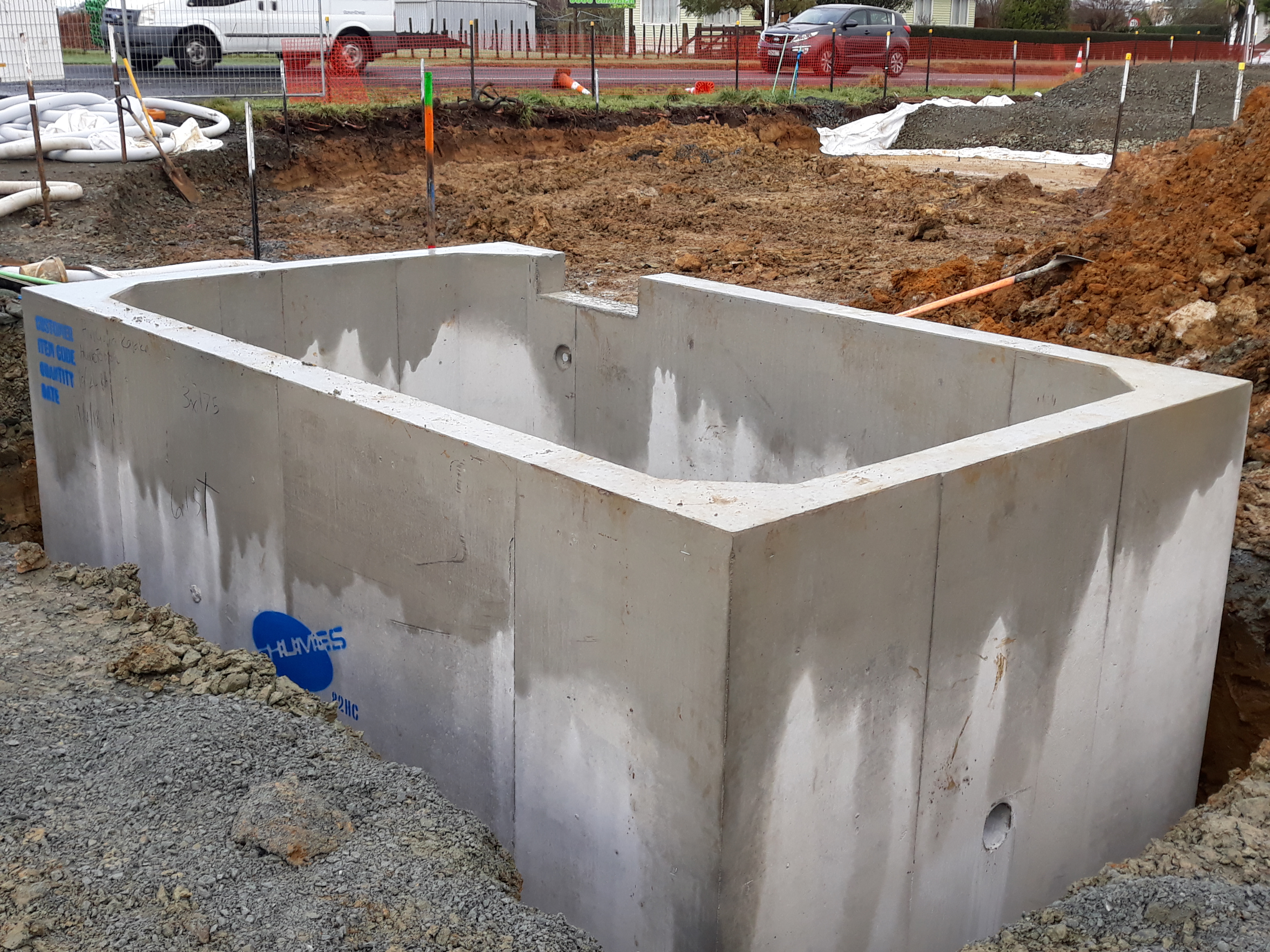 Humes rain garden surrounds insitu web